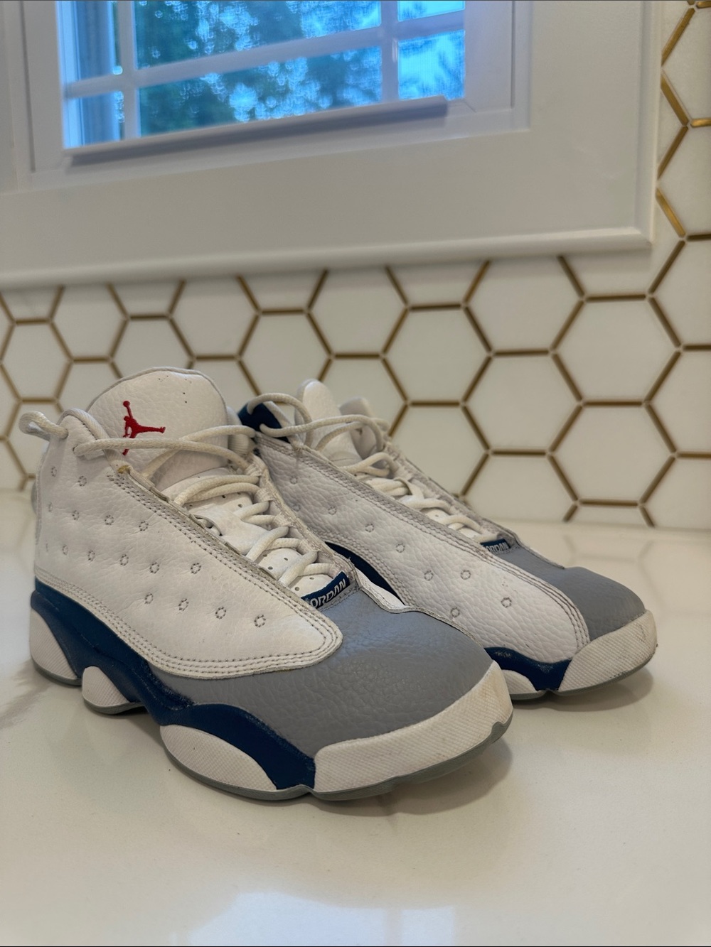 Jordan Kids White Gray Navy Retro Basketball Sneakers size 3-Y